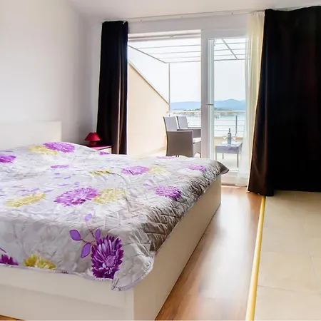 Cozy In With Wifi Appartement Sreser